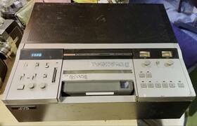Jvc Cr-6600u Pro Vcr 3/4 In Tape.powers Up Does Not Play Read 4parts/repair