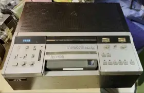 Cr-6600u Jvc Pro Vcr 3/4 In Tape.powers Up Does Not Play Read 4parts/repair