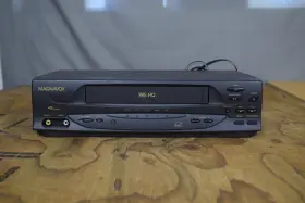 Vr401bm623 Magnavox Vr401bm23 Vintage Vhs Hq 4-head Vcr Player Recorder Model Tested Works Vr401bm623 Magnavox Vr401bm23 Vintage Vhs Hq 4-head Vcr Player Recorder Model Tested Works