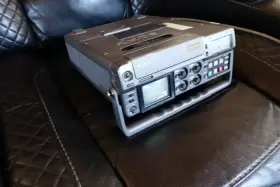 Dsr-50 Sony Dvcam Portable Digital Deck