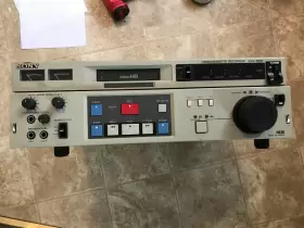 Evo-9800 Sony Videocassette Hi8 Recorder Evo-9800 Sony Videocassette Hi8 Recorder