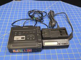Sony Gvd-d300 Mini Dv Digital Video Cassette Recorder Gv-d300 Ntsc With Charger