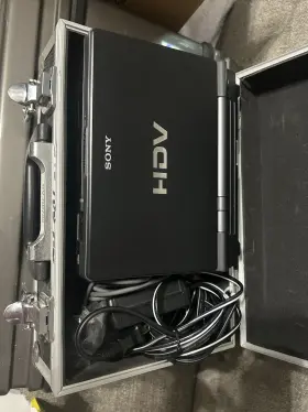 Gvd700 Sony Hd High Definition Video Recorder And Monitor. With Small Hard Case