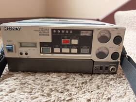 Sony Vo-7800 S U-matic Portable 3/4 Inch Vtr Recorder/player Powers On Reads