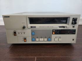 Sony Vp-7040 U-matic Video Cassette Player Partially Tested - Read